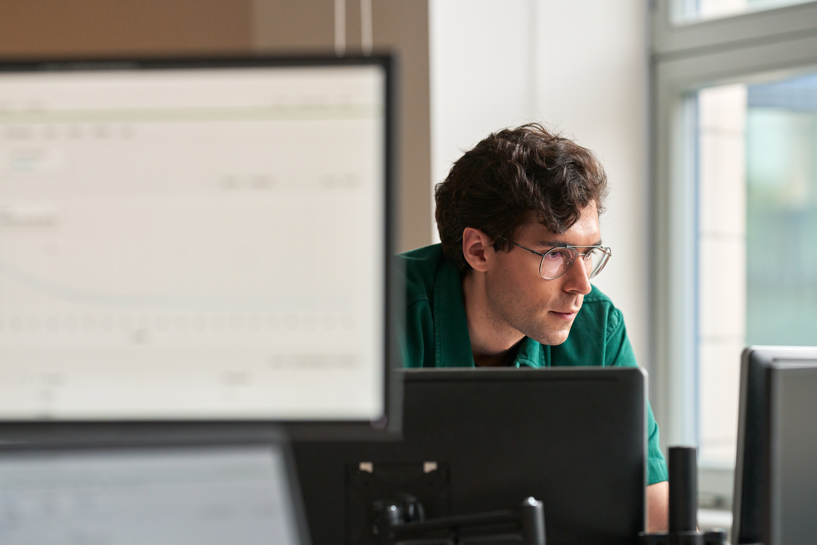 The latest in HPE OpsRamp APIs, security in LLMs & vm migration, and more!